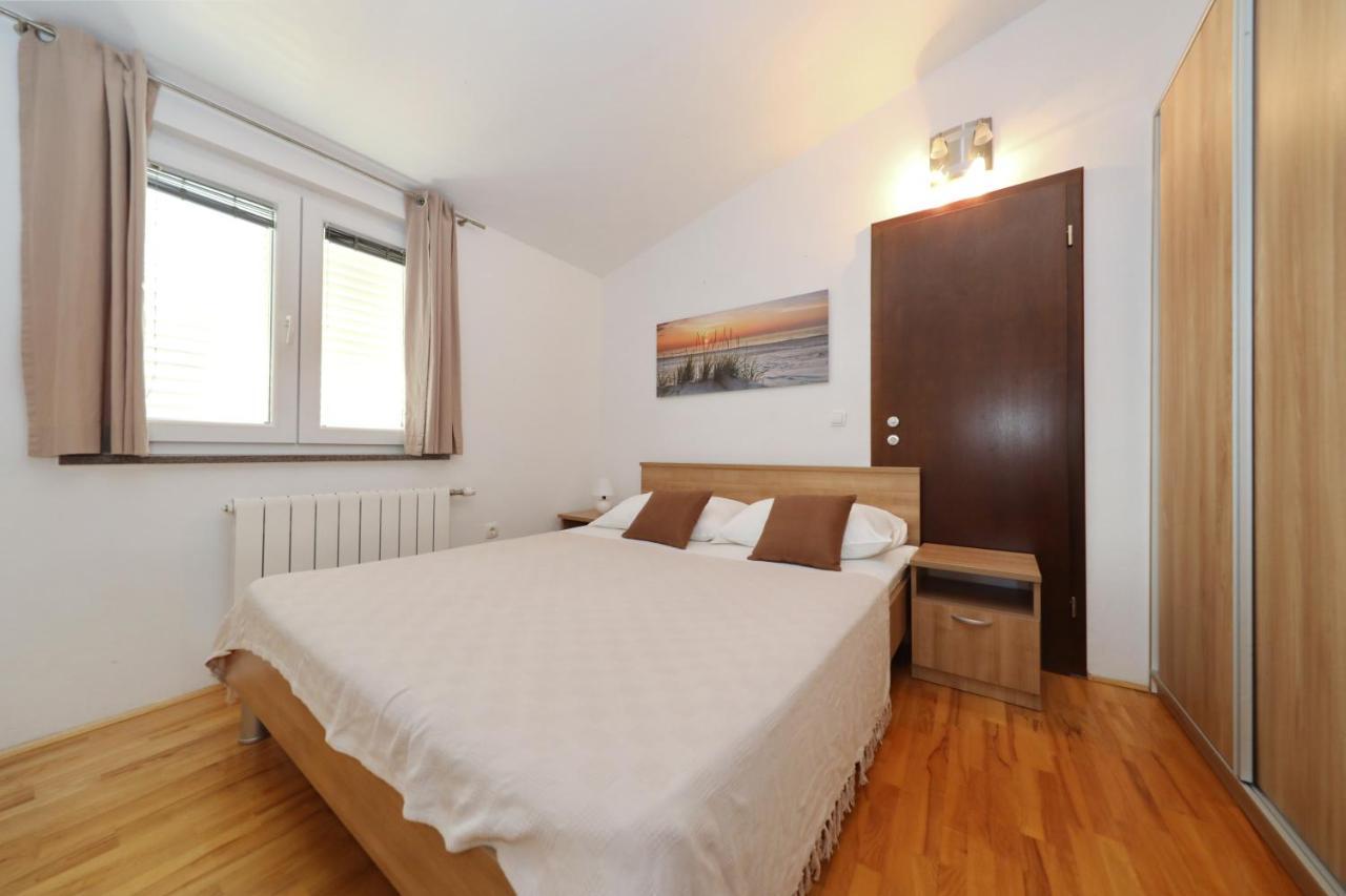 Apartment Bobic *